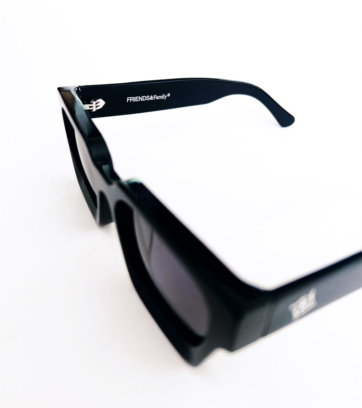 MODEL ONE SUNGLASSES BLACK